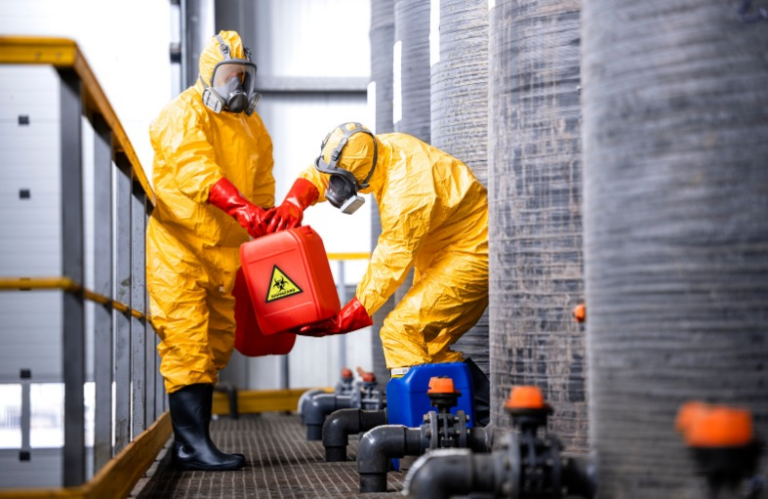 PREVENCIÓN DE RIESGOS LABORALES EN EL SECTOR QUÍMICO